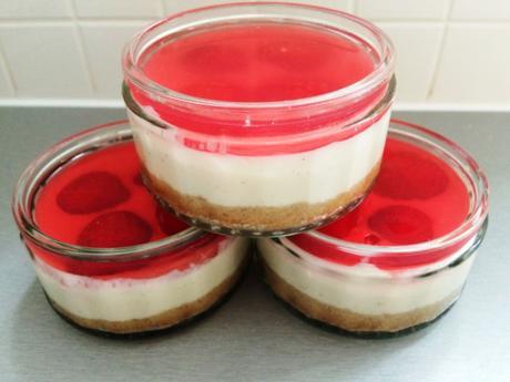no bake strawberry cheesecake layered pots gbbo