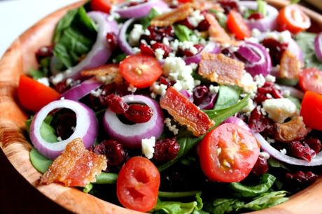 Fancy up your family pizza nights with an easy spinach salad! #GFreePizzaNight #ad