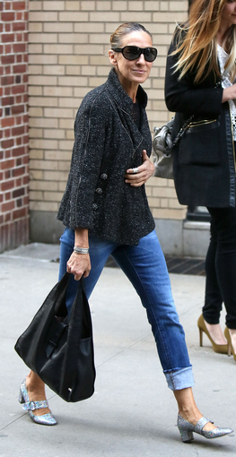 Sarah Jessica Parker in her Mary Janes. LOVE THESE SO MUCH!