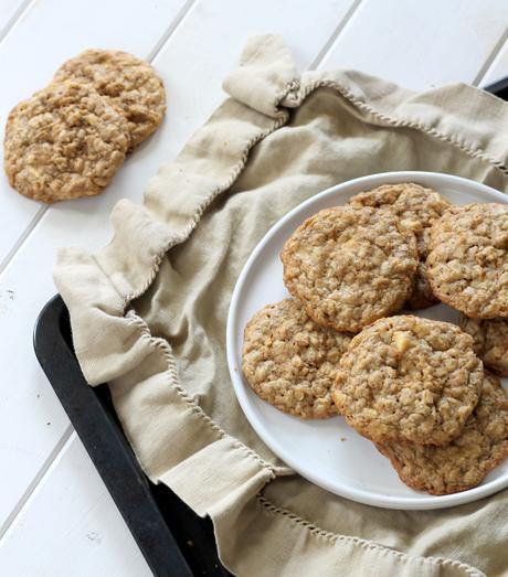 White Chocolate Cinnamon Oatmeal Cookies