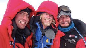 Antarctica 2011: Aleksander Waits For Cas and Jonesy