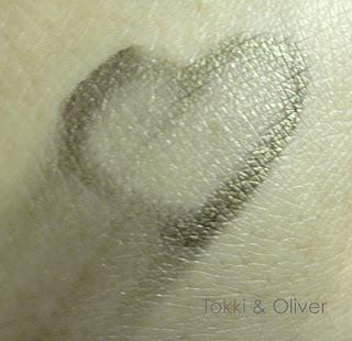 No 7 Metallic Eye liner in Camouflage