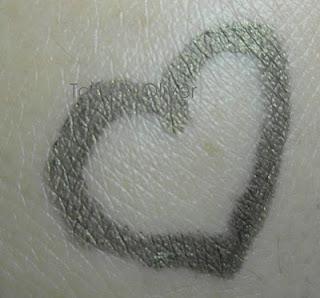 No 7 Metallic Eye liner in Camouflage