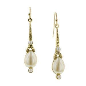 Eavesdrop PEarl Earrings