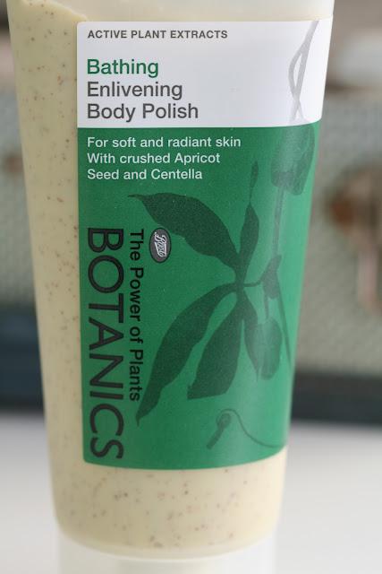 Review: Botanics Bath/Shower Gift Set- Enlivening Body Polish 200ml