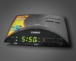 English: Radio Alarm Clock 日本語: アナログチューニングラジオ付...