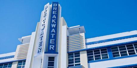 THE BEAUTIFUL LADIES OF OCEAN DRIVE IN SOUTH BEACH, FLORIDA