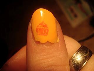 peachy cupcake nails