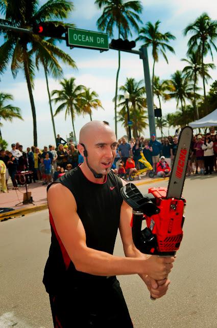 JUGGLING WITH A CHAIN SAW, GET BONKED !!!