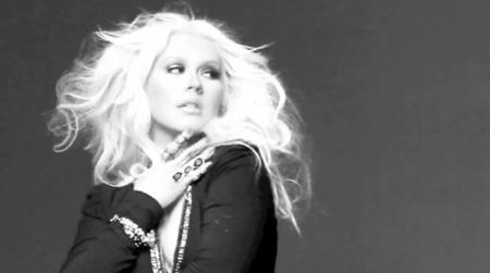 Latina: Christina Aguilera says My Bed Is My Domain, My Throne