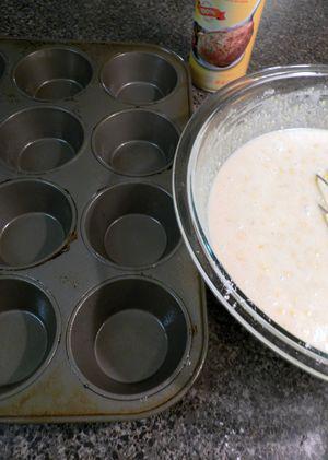 Honey Corn bread - Prepare muffin pan