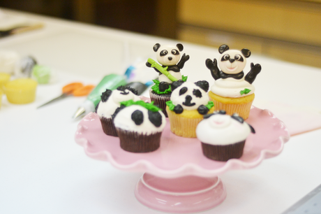 Daisybutter - Hong Kong Lifestyle, Fashion and Food Blog: foodpanda review, how to make kawaii cupcakes, panda cupcakes