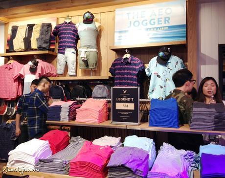 Quintessential American Style: American Eagle Outfitters debuts at Vivocity