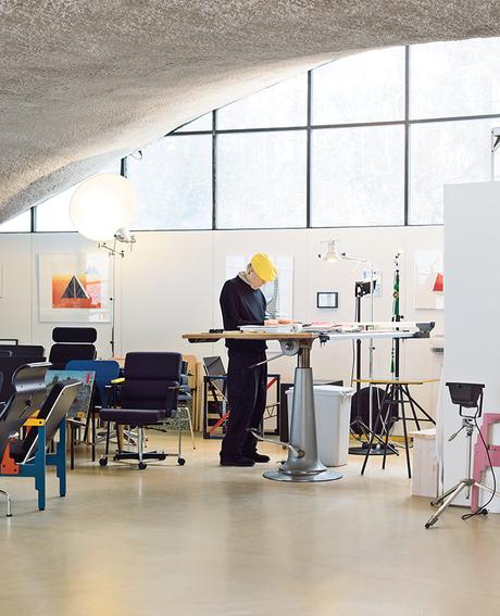 modern yrjo kukkapuro finland artek standing desk studio