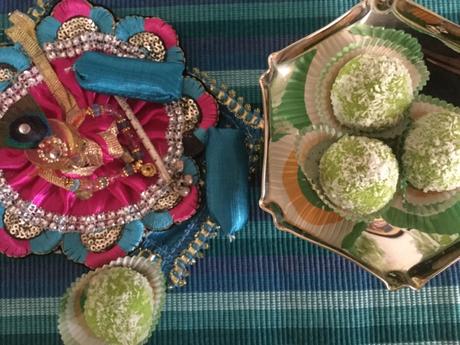 Nariyal ke Laddoo -Coconut Laddoo -Sri Krisna Janamashtami