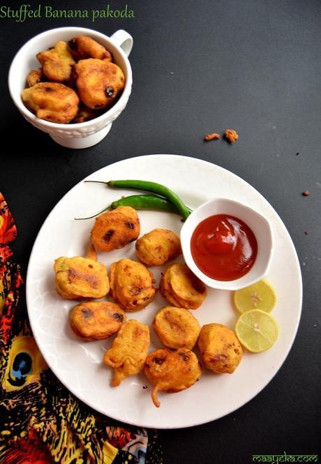 stuffed banana pakoda,kela bhajiya