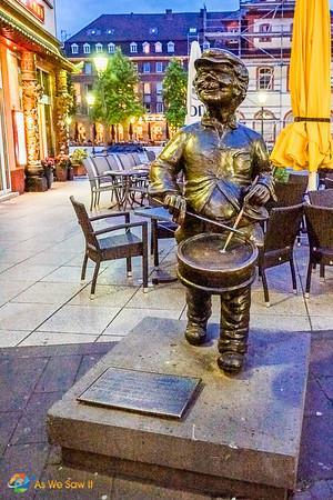 Drummer statue in Koblenz