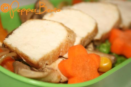 Chicken & Vegetable Noodles with Sakura Carrot Bento Lunch Box CU