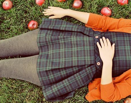 ARTmonday: 14 Apple Artworks apple-art-ella-moss