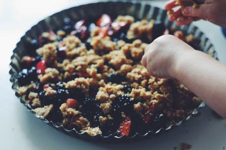 blackberry semola oats crumble.