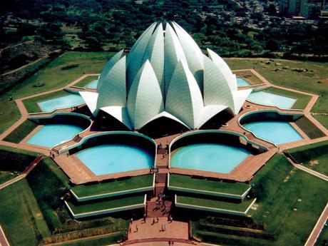 Spots worth checking out while volunteering in Delhi VolInd_New-Delhi_LotusTemple1