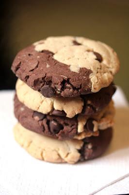 Black and White Chocolate Chip Cookies {Vegan}
