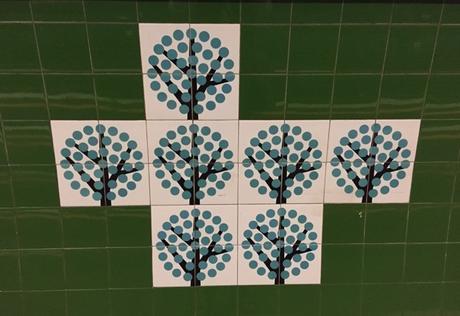 In & Around #London… Tiles On The Victoria Line
