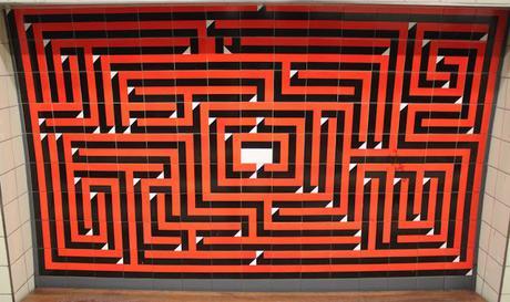 In & Around #London… Tiles On The Victoria Line