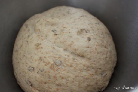 Sunflower Seed Wholemeal Bread & Carrot Pepper Tomato Soup