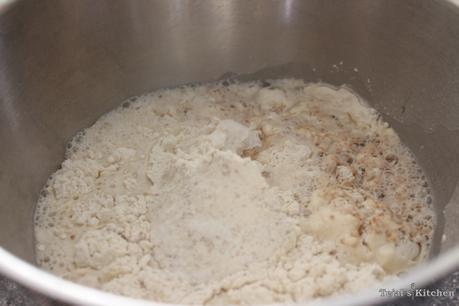 Sunflower Seed Wholemeal Bread & Carrot Pepper Tomato Soup