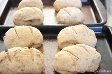 Sunflower Seed Wholemeal Bread & Carrot Pepper Tomato Soup