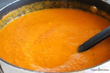 Sunflower Seed Wholemeal Bread & Carrot Pepper Tomato Soup