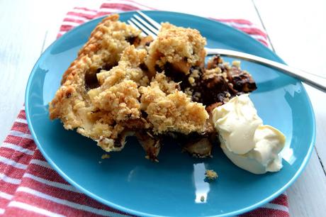 Pear Ginger and Chocolate Crumble Pie