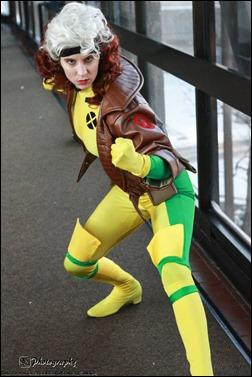 Sheikahchica Cosplay as Rogue (Photo by Krunchy Studios)