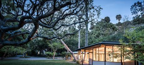 Our Dwell Home of the Day is a California Midcentury Modern Gem Facade of a midcentury modern home designed by Buff, Smith and Hensman.
