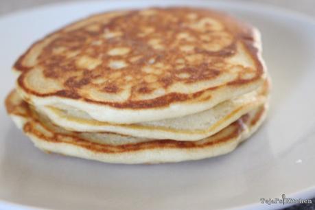Eggless Fluffy Pancakes