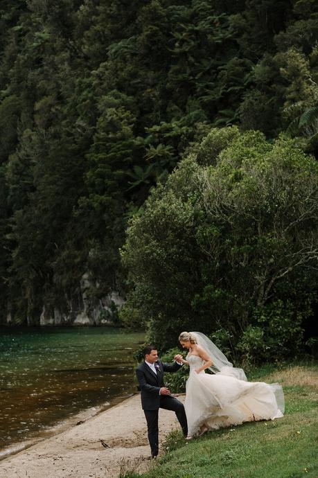 A DOC Inspired Lodge Wedding at Lake Okataina by Anne Paar Photography