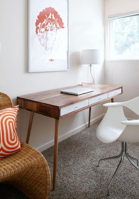 Great desk.  Rue Magazine (February 2012 Issue). Photography by Sean Dagen. Design by Serena Armstrong.: 