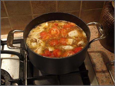 Chicken casserole with fresh tomatoes