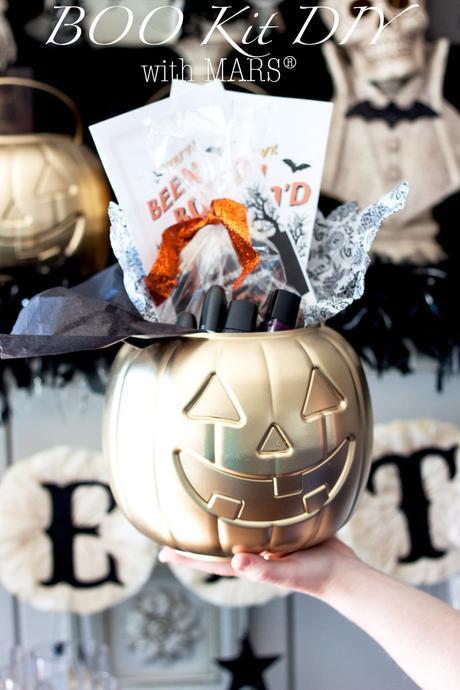 Halloween Party // Trick-Or-Treat Almond Bark and BOO Kit DIY