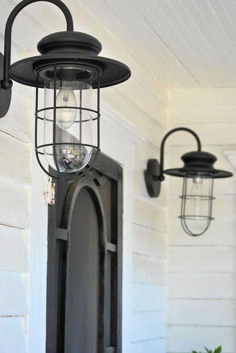 Porch lighting - love these! LaurieAnna's Vintage Home: Farmhouse Friday #5 ~ Farmhouse Porch: 