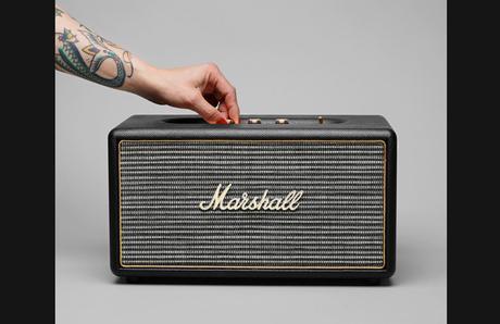This classic Marshall speaker has got it everything - awesome looks and brilliant sound! 