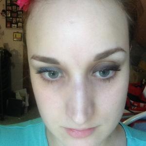 BEAUTY HACK (QUICK SMOKEY EYE?)