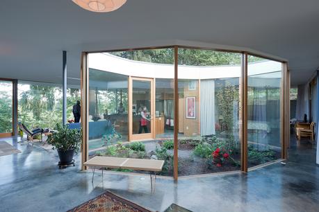 modern courtyard low-e glass wall insulation bench