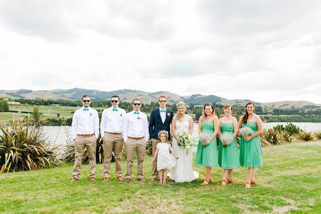 Scott & Amanda. A fresh and beautiful barn wedding by Kate Robinson