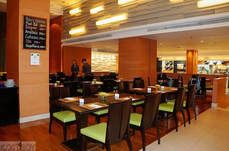 Courtyard by Marriott Bangkok: A Refreshing, Vibrant Hotel