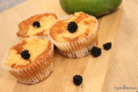 Mango Blackberry Crumble Muffins Mango Blackberry Crumble Muffins