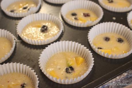 Mango Blackberry Crumble Muffins Mango Blackberry Crumble Muffins