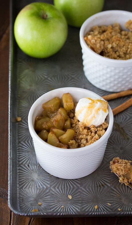 Single Serving Freezer Apple Crisps, an easy, make-ahead dessert recipe that uses exactly one apple!  @sweetpeasaffron