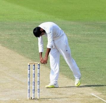 missing crowds at Abu dhabi ~Adil Rashid on debut beats McGain, who ?